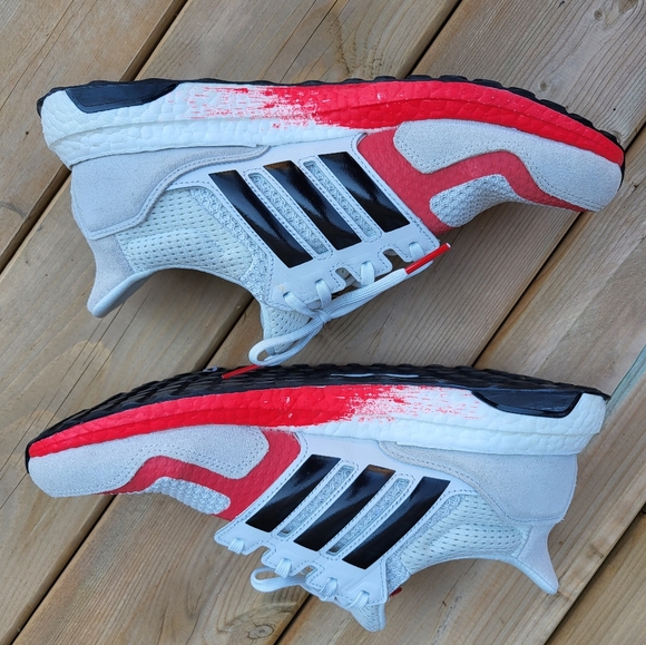 Adidas Ultra Boost Red & Off White - Picture 4 of 6